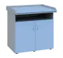 PP - 106 pult přebalovací s matrací, 2-dveřový, nika, 1000x1000x800, korpus šedý, dvířka pastelově modrá, koženka blankytně modrá N 15