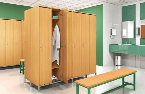 SSR - 180 - 90 šatní skříň dřevěná, 3-dveřová, háček, 1800 x 900 x 400, kovové nohy s roštem, bříza irská