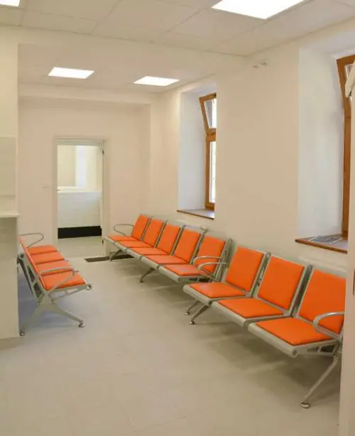 SPRING PU 2, kovová lavice do čekárny, 2-sedák, eko-kůže zelená, kostra stříbrná