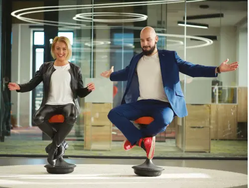 COLIN stolička černá