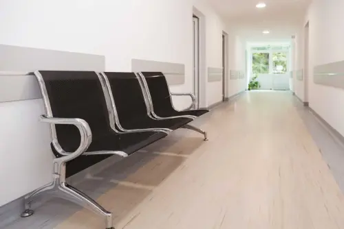 CITY - 3, kovová lavice do čekárny, 3-sedák, černá/chrom