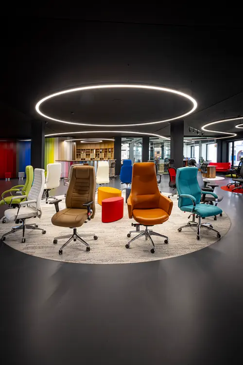 BERGAMO křeslo kancelářské, chrom kříž, kolečka uni, látka černá