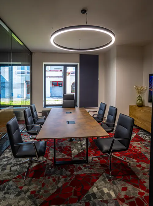 RUBEN křeslo kancelářské s područkami, kříž ALU, kůže černá