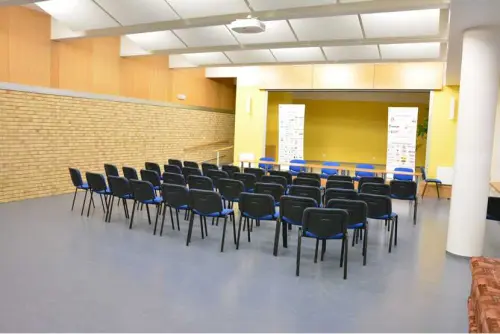 MESSINA N židle konferenční, kostra černá, látka oranžová