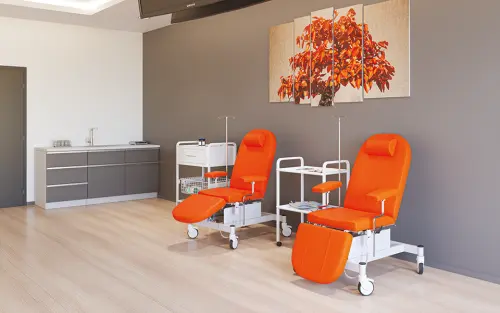 OZC - 25, odběrové křeslo, třímotorové, tmavě šedé