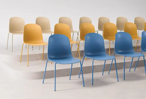 POLLY židle plastová, světlý karamel