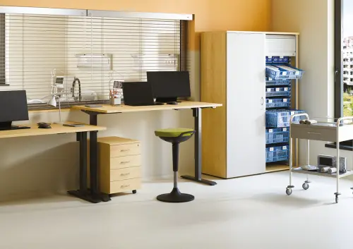 Fleximax 27-18 výškově nastavitelný stůl, kovová podnož stříbrná, deska 25 mm, široký 1800 mm, olše jantar